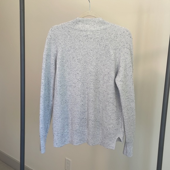 Artisan NY Grey Knit Sweater - Picture 4 of 4